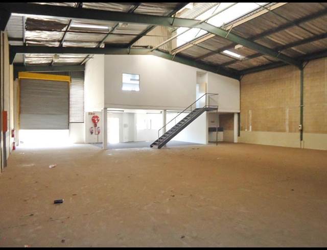423M² WAREHOUSE TO LET IN MEADOWDALE
