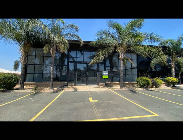 336M² RETAIL TO LET IN LOUWLARDIA