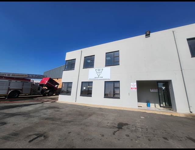1,240M² WAREHOUSE TO LET IN CLAYVILLE INDUSTRIA