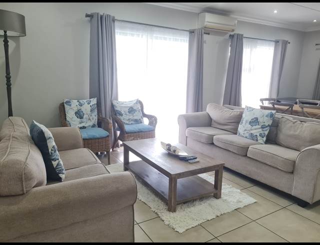 3 BEDROOM DUET TO LET IN BIRDSWOOD