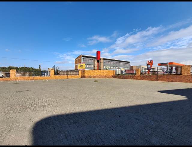 1,900M² WAREHOUSE TO LET IN HERIOTDALE