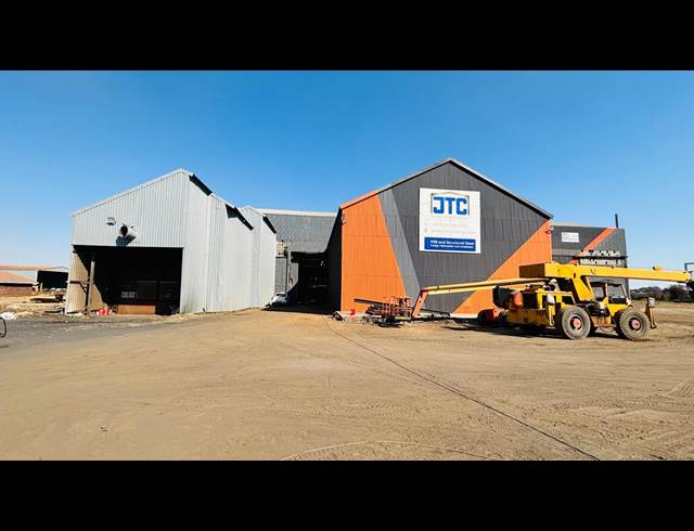 6,245M² WAREHOUSE TO LET IN DUNCANVILLE