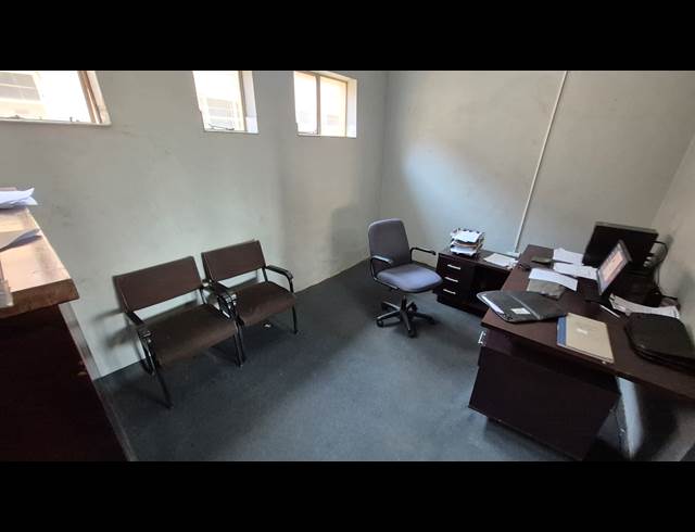 310M² FACTORY TO LET IN BOKSBURG EAST