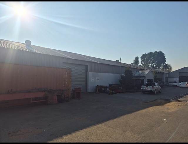 1,200M² WAREHOUSE TO LET IN ALRODE SOUTH