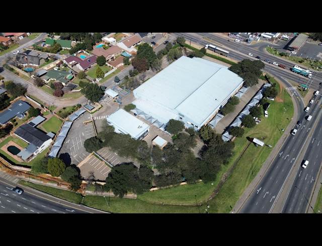 5,770M² WAREHOUSE TO LET IN FLORIDA GLEN