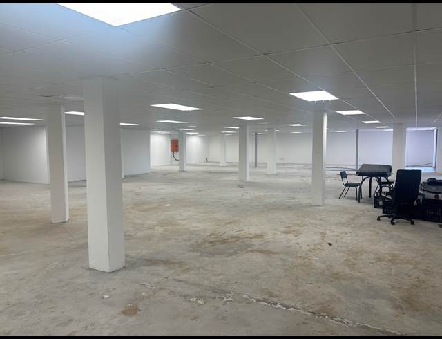 470M² RETAIL TO LET IN EPPING INDUSTRIAL