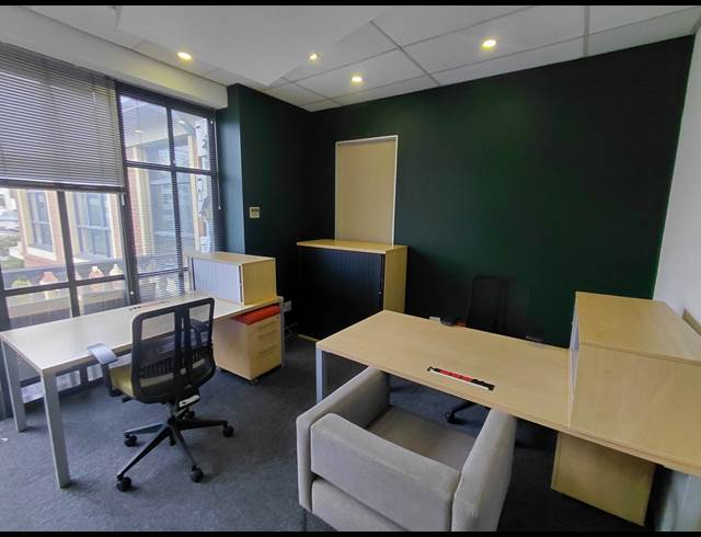 45M² OFFICE TO LET IN FOURWAYS