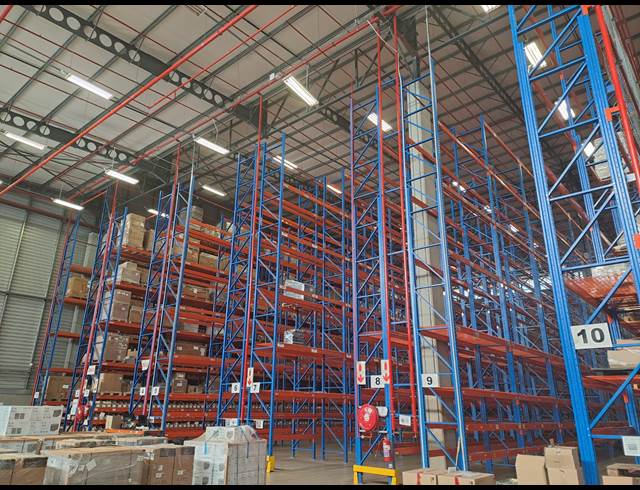 5,161M² FACTORY TO LET IN POMONA