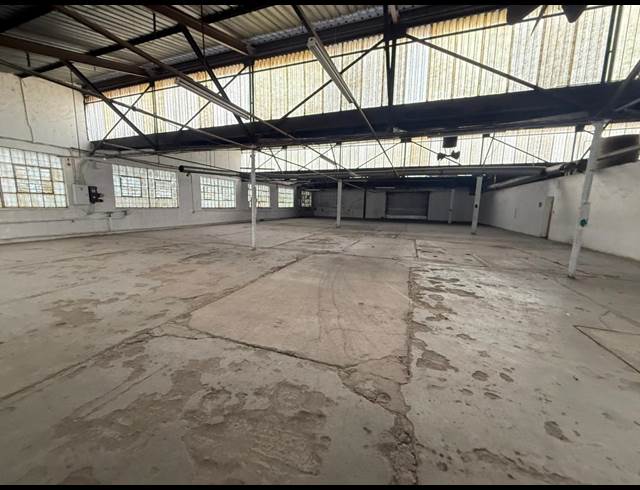 1,159M² WAREHOUSE TO LET IN INDUSTRIA