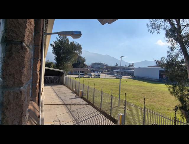 2,330M² WAREHOUSE TO LET IN RETREAT