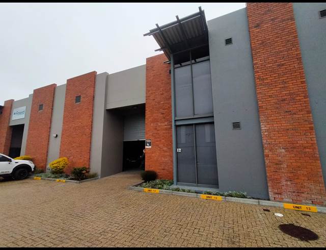 302M² FACTORY TO LET IN STIKLAND INDUSTRIAL