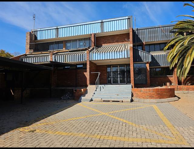 2,380M² WAREHOUSE TO LET IN PRETORIA WEST