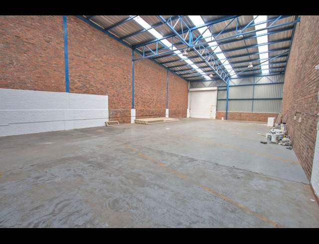 1,051M² OFFICE TO LET IN HALFWAY HOUSE
