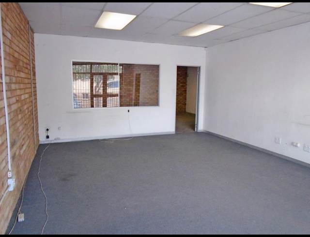 598M² WAREHOUSE TO LET IN MEADOWDALE