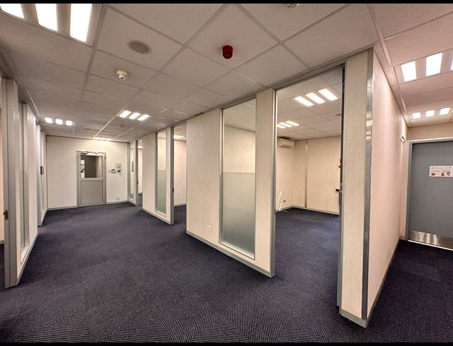 157M² OFFICE TO LET IN ROSEBANK