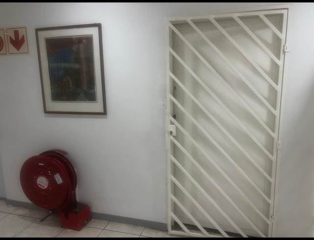 18M² SERVICED OFFICE TO LET IN SAVOY ESTATE