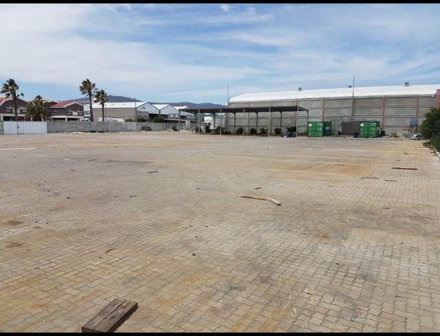 3,700M² INDUSTRIAL YARD TO LET IN KILLARNEY GARDENS