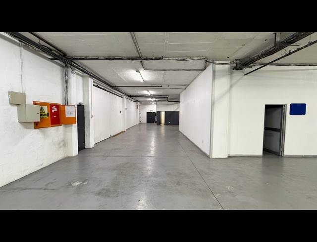 2,248M² SHOWROOM TO LET IN UMGENI BUSINESS PARK