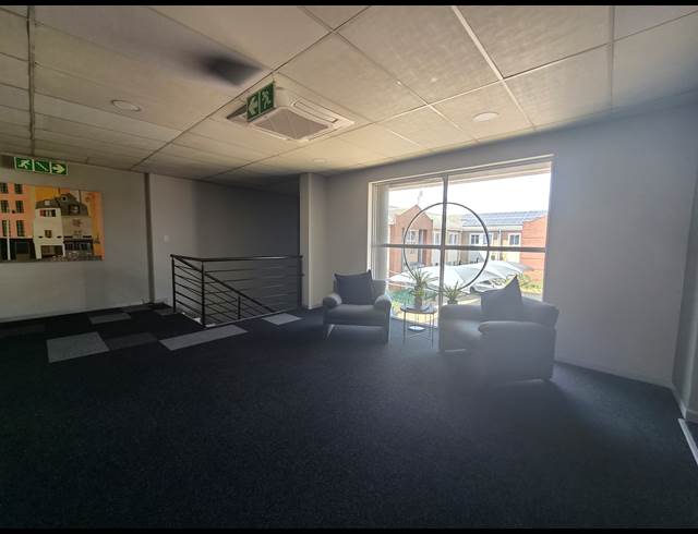 261M² OFFICE TO LET IN HALFWAY HOUSE