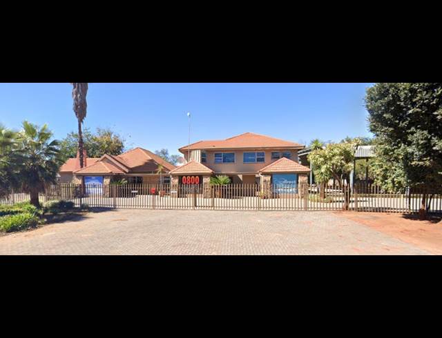 180M² OFFICE TO LET IN THREE RIVERS PROPER
