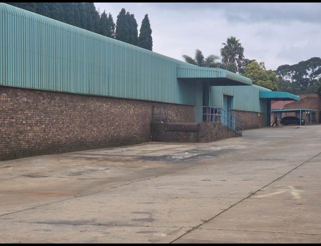 1,846M² WAREHOUSE TO LET IN POMONA