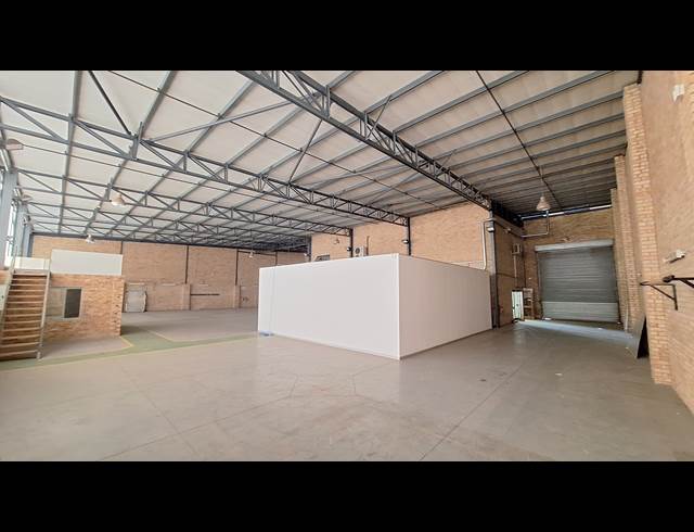 963M² WAREHOUSE TO LET IN NORTH RIDING