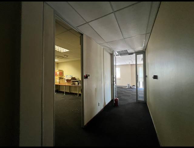 432.40M² OFFICE TO LET IN HIGHVELD