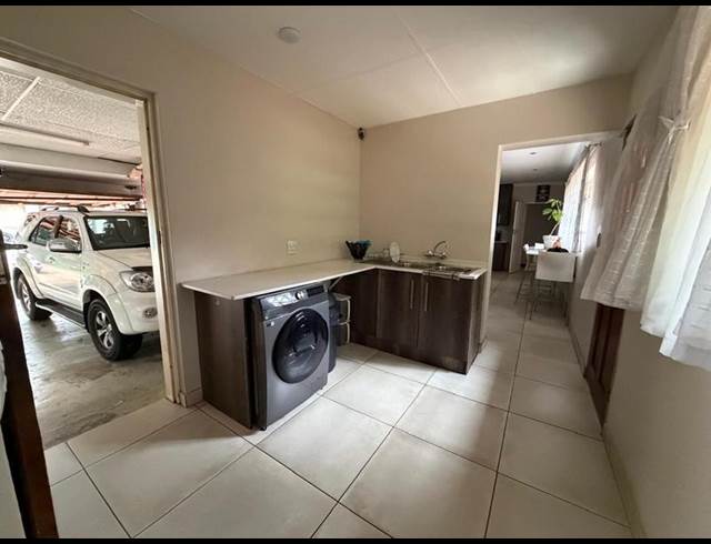 4 BEDROOM PROPERTY TO RENT IN DENNEOORD