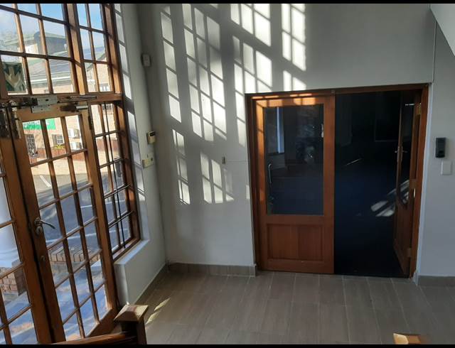 88M² OFFICE TO LET IN HILLCREST CENTRAL