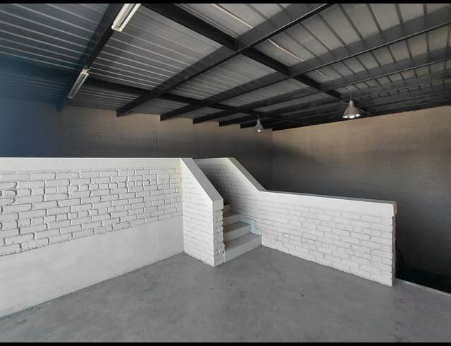 135M² WAREHOUSE TO LET IN POMONA