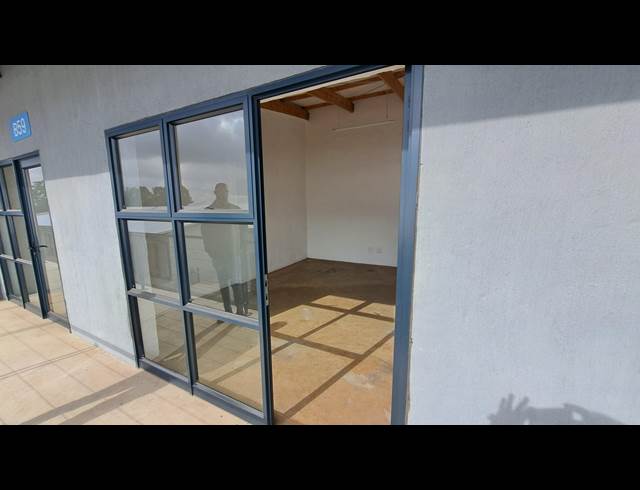 15M² OFFICE TO LET IN WILLOW PARK MANOR