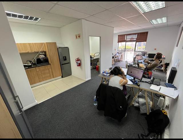 55M² OFFICE TO LET IN CENTURY CITY