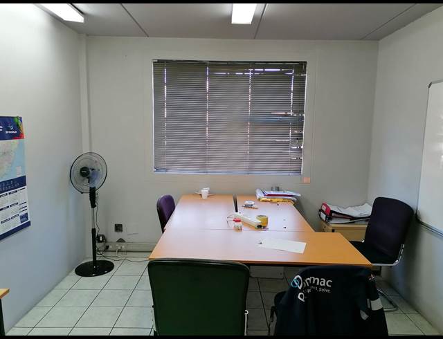 1,040M² WAREHOUSE TO LET IN KILLARNEY GARDENS