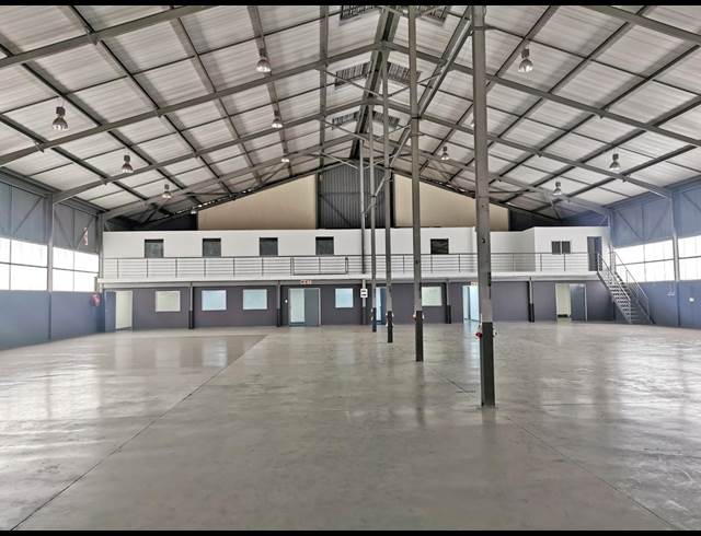 1,849M² WAREHOUSE TO LET IN HALFWAY GARDENS