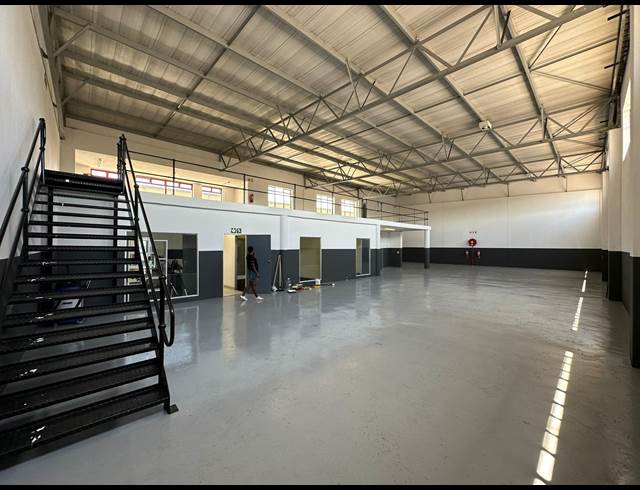 528M² WAREHOUSE TO LET IN STRIJDOMPARK