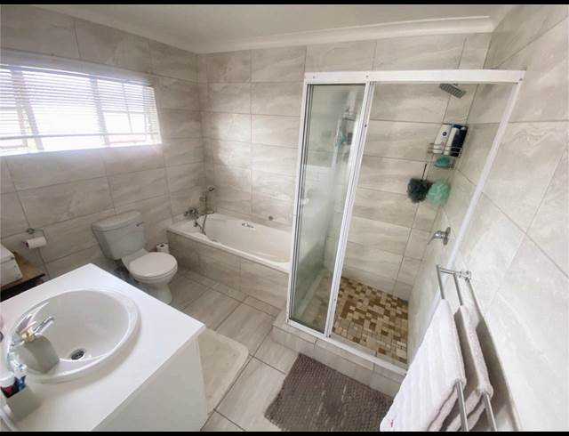 3 BEDROOM SIMPLEX RENTED IN BOSKRUIN