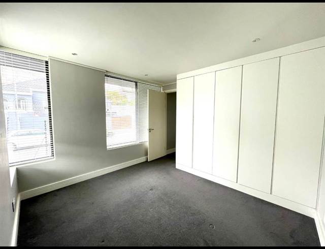 2 bed property to rent in GREEN POINT