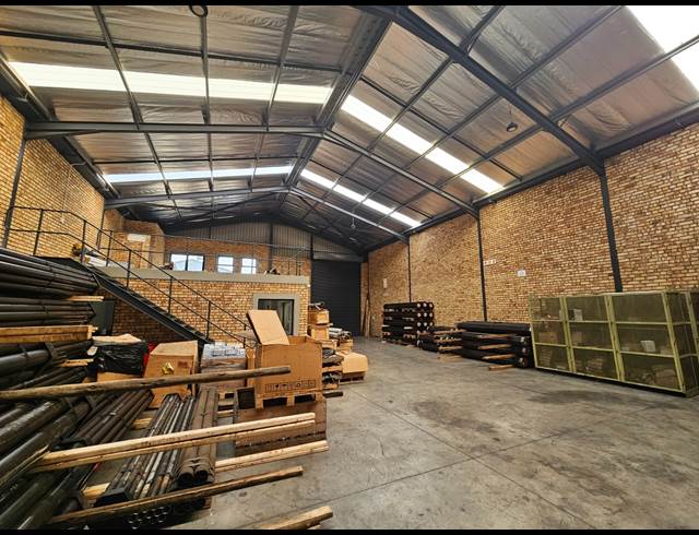 343M² WAREHOUSE TO LET IN BARTLETT