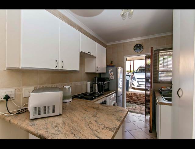2 BEDROOM SIMPLEX RENTED IN WILGEHEUWEL