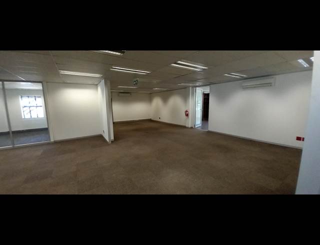 378M² OFFICE TO LET IN BRYANSTON