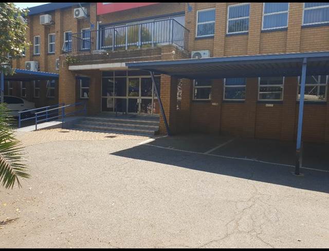 5,879M² WAREHOUSE TO LET IN WADEVILLE