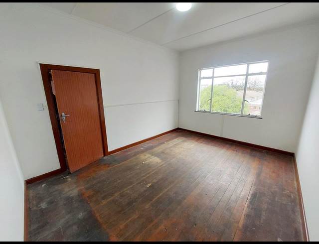 90M² OFFICE RENTED IN UITENHAGE CENTRAL