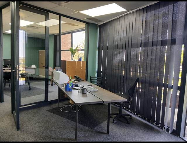 393M² OFFICE TO LET IN WESTVILLE