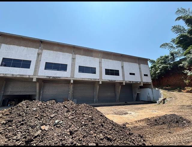 2,000M² WAREHOUSE TO LET IN PARK HILL