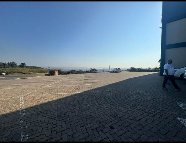 400M² RETAIL TO LET IN VERULAM RURAL