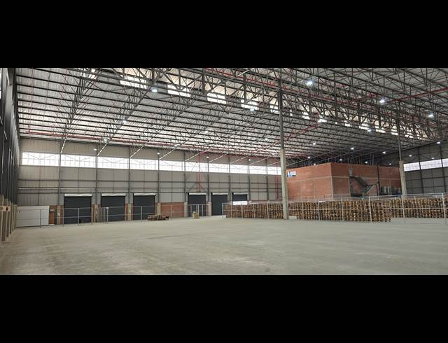6,940M² WAREHOUSE TO LET IN NORTH RIDING
