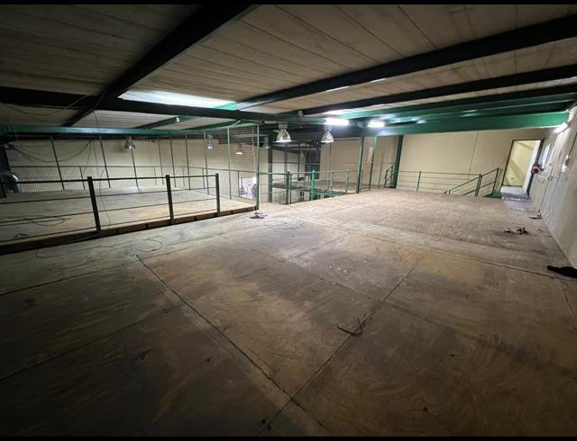 1,060M² WAREHOUSE TO LET IN GATEWAY INDUSTRIAL PARK