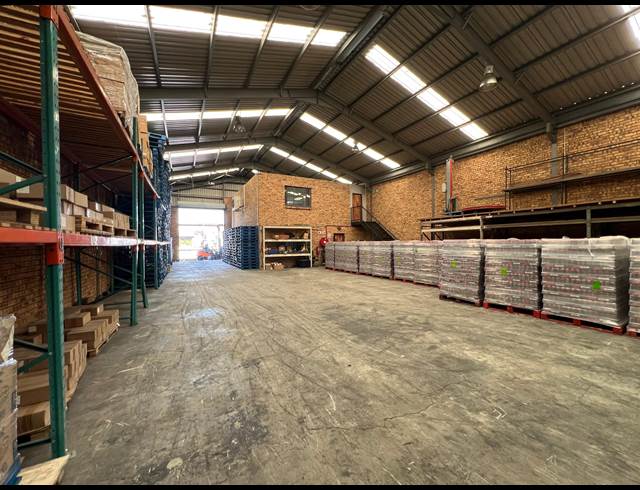 461M² WAREHOUSE TO LET IN STRIJDOMPARK
