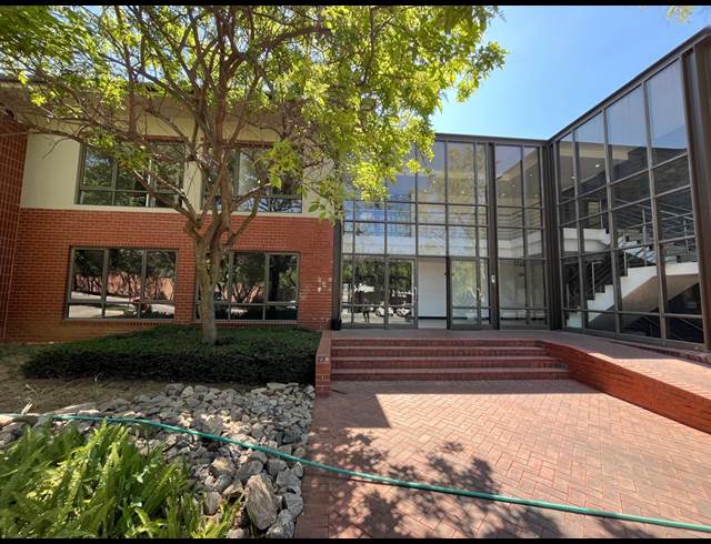 345M² OFFICE TO LET IN MAGALIESSIG
