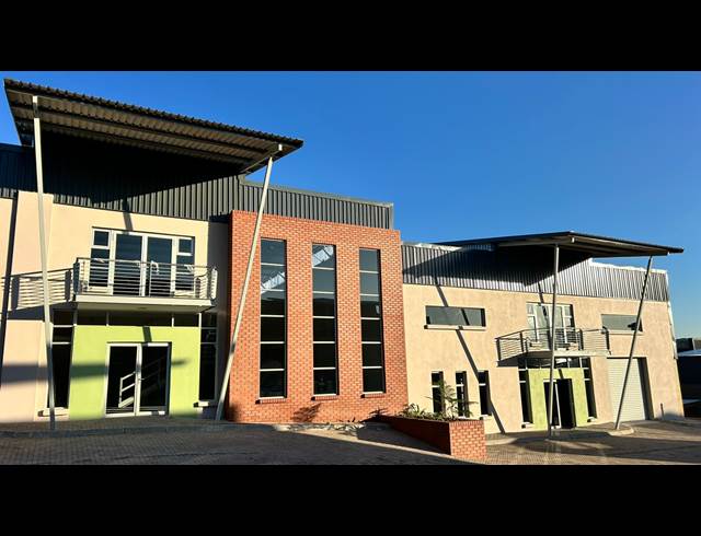 318M² WAREHOUSE TO LET IN RIVERSIDE PARK